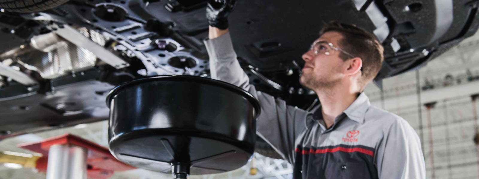 Toyota Service Department Serving Country Hills Alberta and the Surrounding Areas